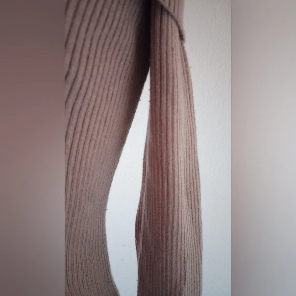 Off-Shoulder Ribbed Sweater  Dusty Pink Small - Picture 3 of 6
